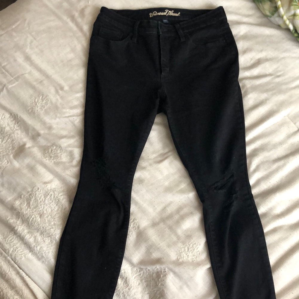 Universal thread black distressed skinny jeans